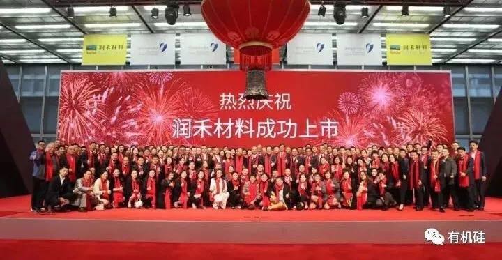 <a href='http://www.tezzsj.com.cn/Helps/dgongshidiboguijiaozh.html' class='keys' title='點(diǎn)擊查看關(guān)于硅膠制品廠家的相關(guān)信息' target='_blank'>硅膠制品廠家</a> 硅膠制品廠家